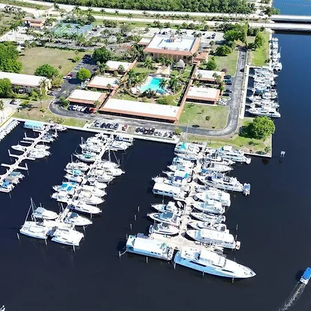 Marina Getaway On The Water! Apartment Naples Exterior photo