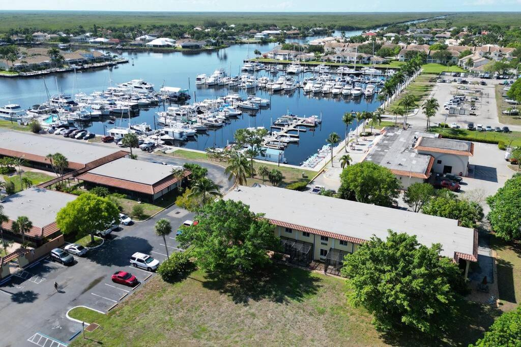 Marina Getaway On The Water! North Naples