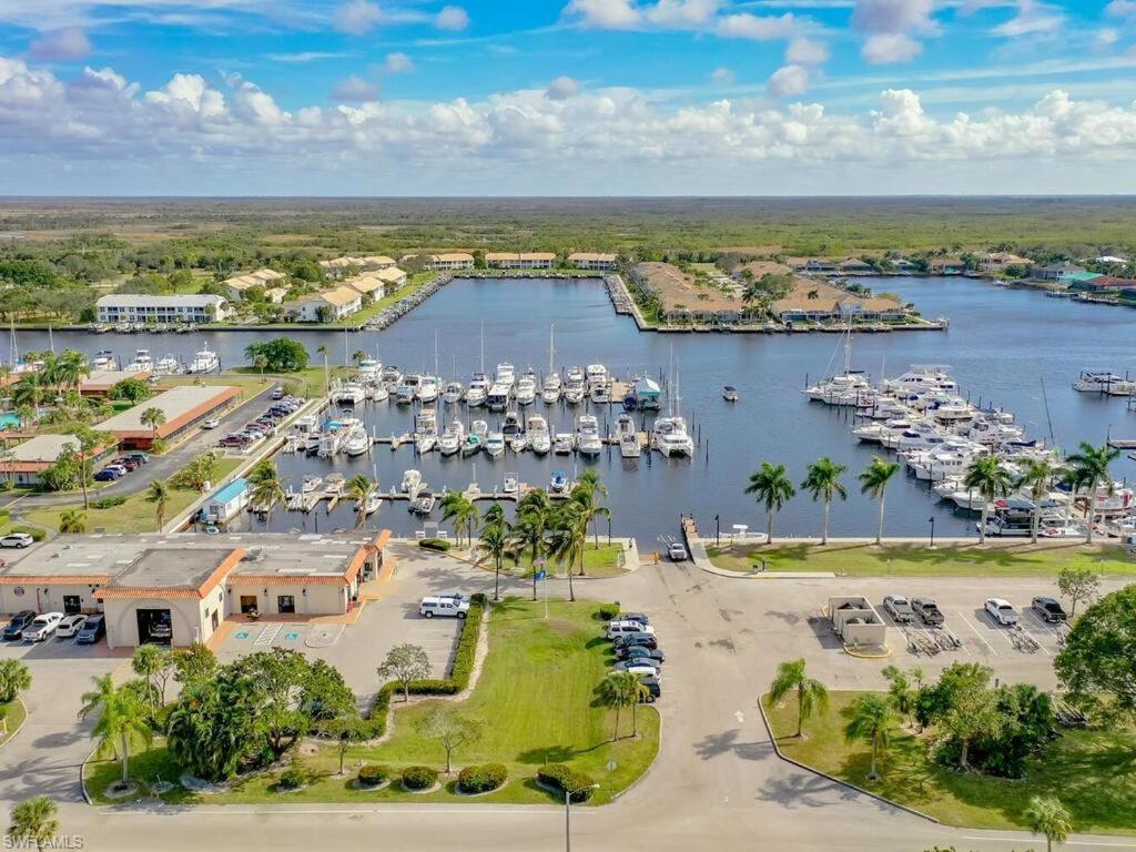 Marina Getaway On The Water! Apartamento *